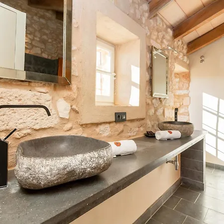 Casa De Piedra Nyaraló Viladellops